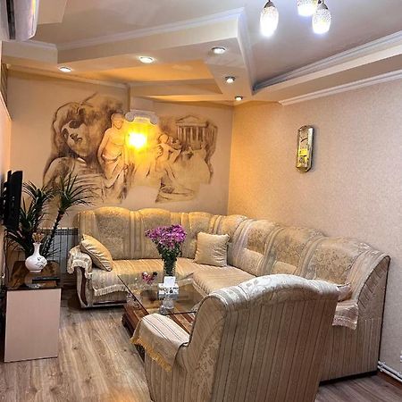Apartment In The Centre Of Yerevan For Rent Exterior photo