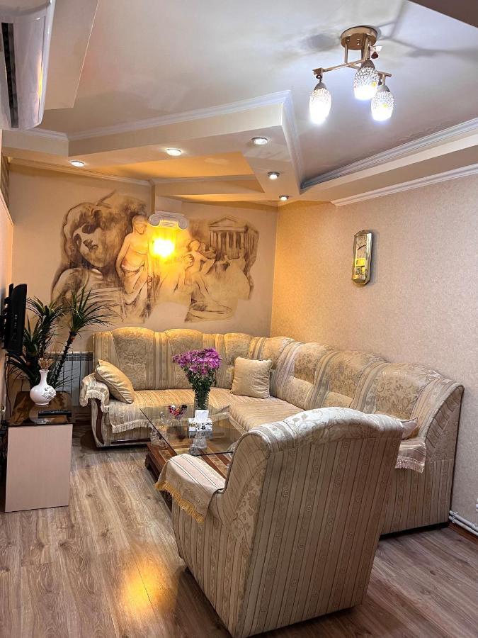 Apartment In The Centre Of Yerevan For Rent Exterior photo