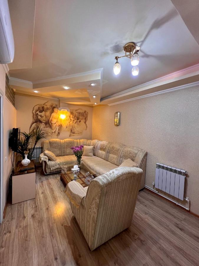 Apartment In The Centre Of Yerevan For Rent Exterior photo